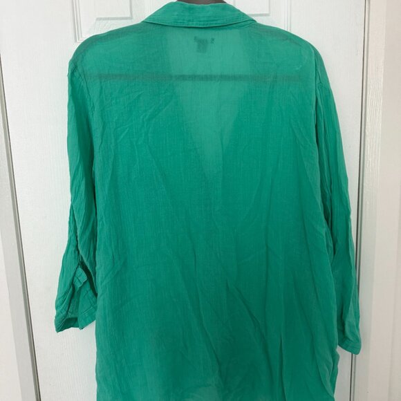 Aerie Lightweight Button Down - Picture 2 of 3